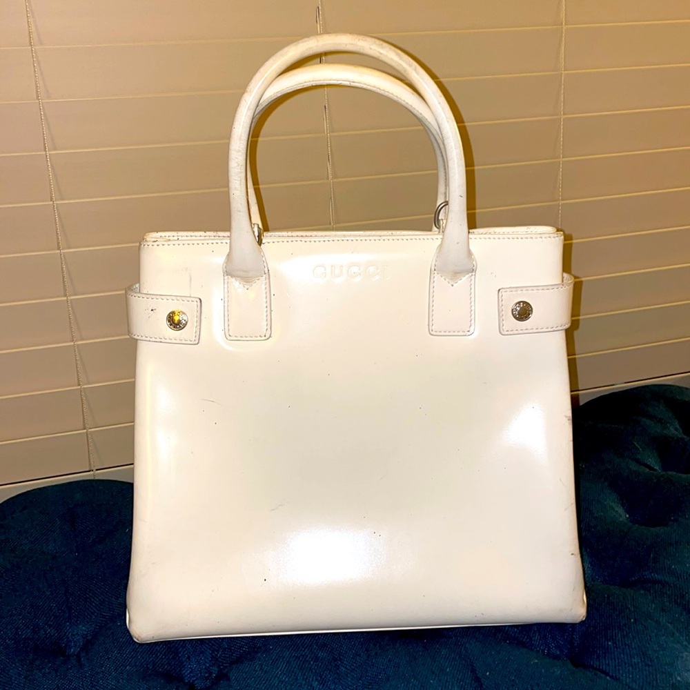 Gucci Outstanding Chic and Classic Off-White Classic Vintage Bag